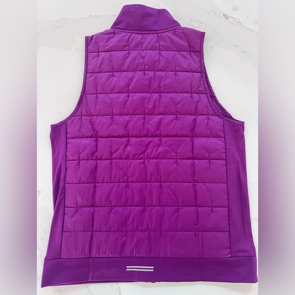 NWT Nike Women’s Therma Fit Purple Running Vest Size M - Picture 6 of 13